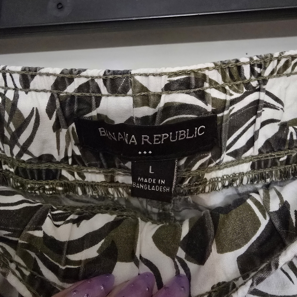 Banana Republic Printed Drawstring Shorts - Picture 2 of 3